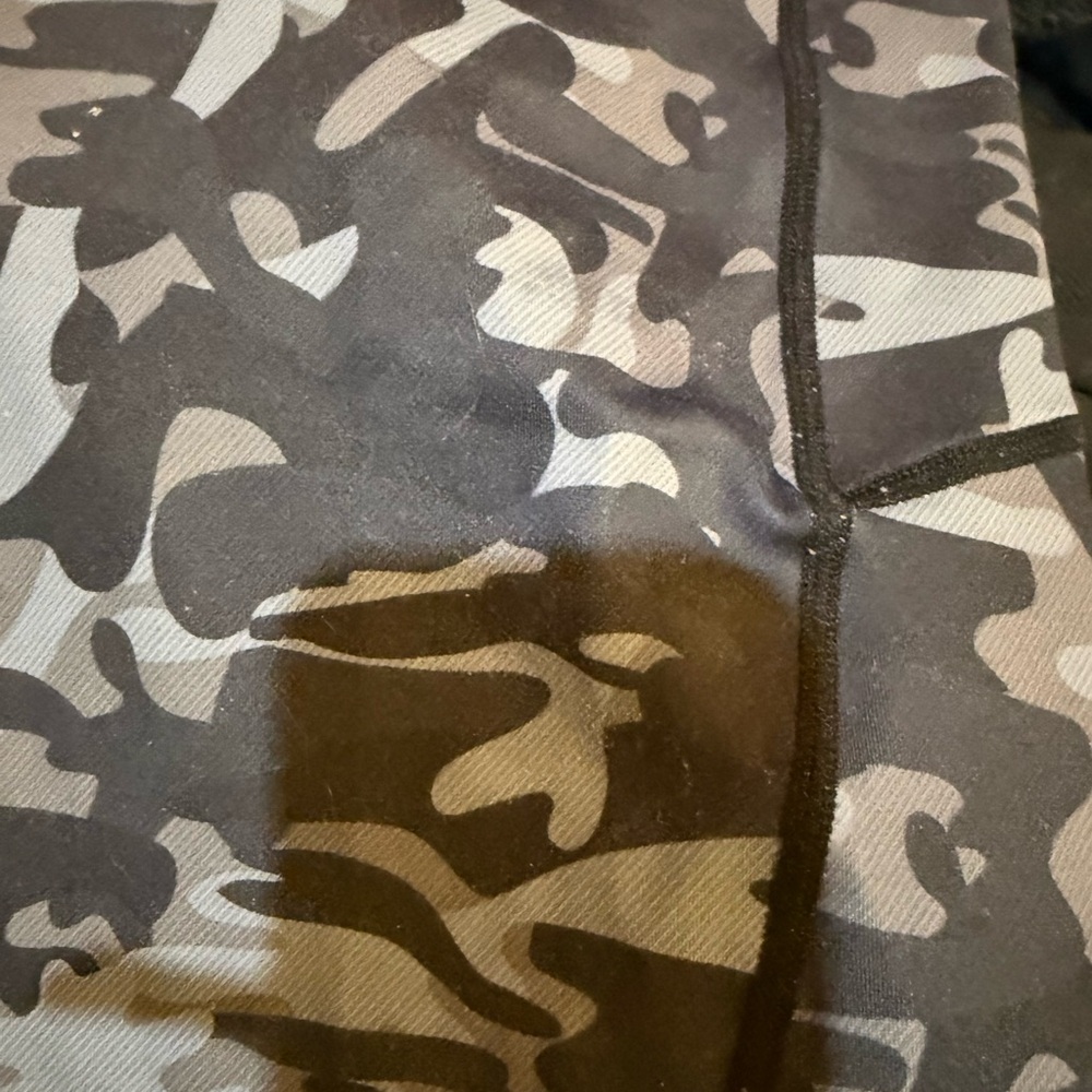 Zyia Women’s Size 20 Black and Gray Camouflage High and Tight Leggings - Picture 6 of 8